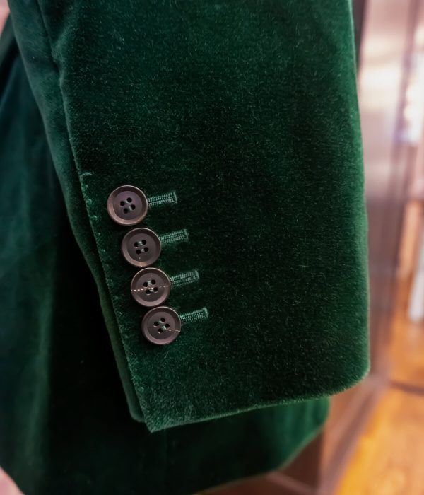 copy_of_velvet_buttonholes